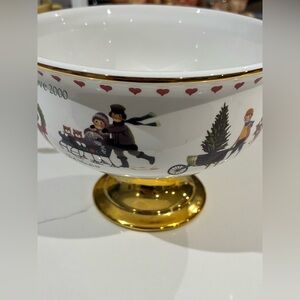 Charles Wysocki Christmas 2000 Compote Footed Bowl A Teleflora Gift Gilded